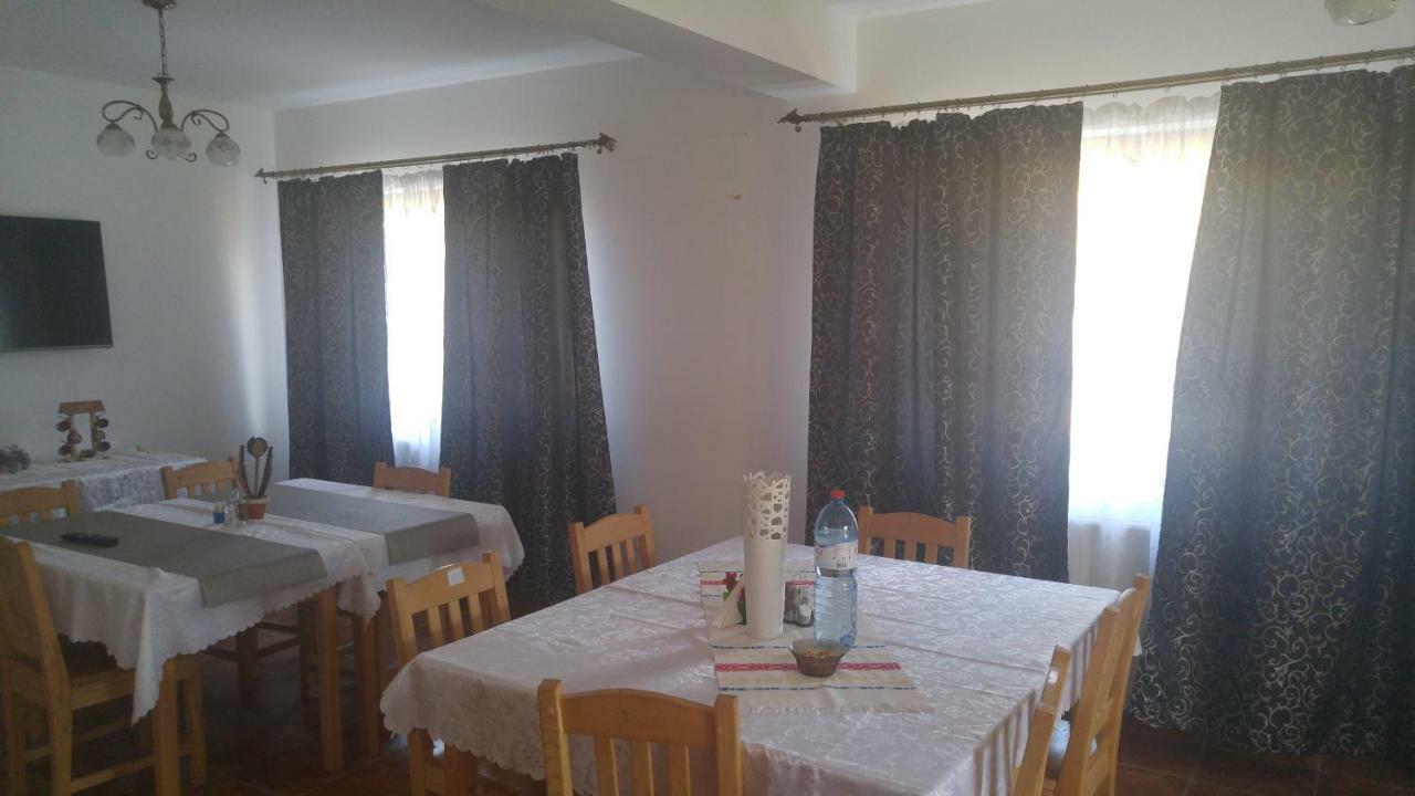 Pensiunea Casa Vanatorului 호텔 Oteleni 외부 사진